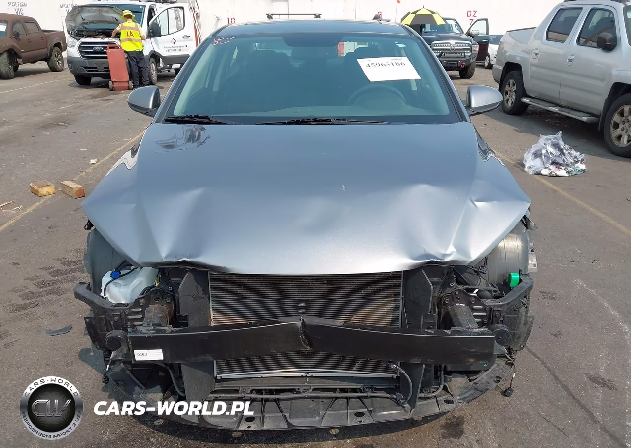 2018 Hyundai Elantra Value Edition VIN:5NPD84LF1JH331966 - 6
