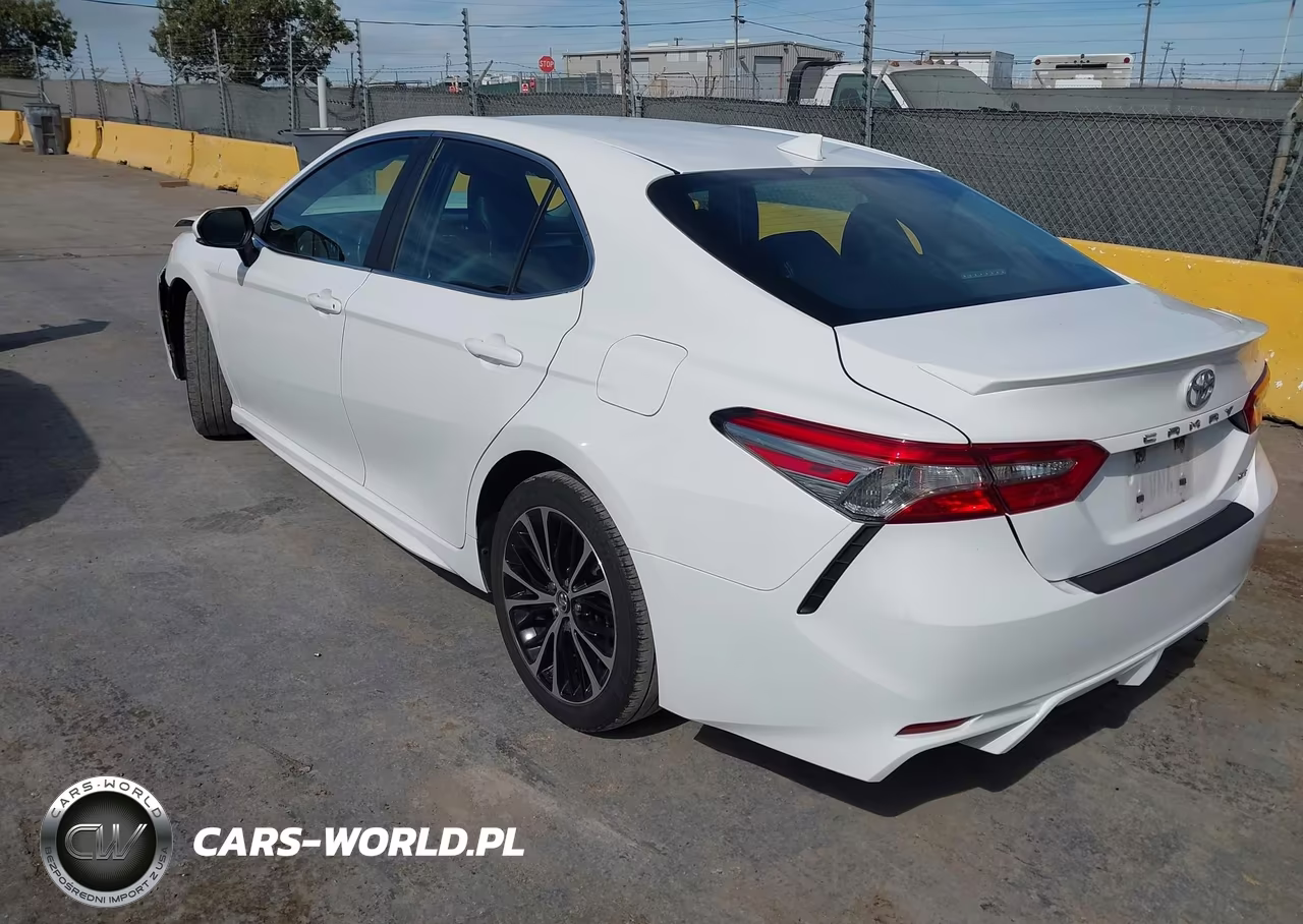 2018 Toyota Camry Se VIN:4T1B11HK4JU661554 - 3