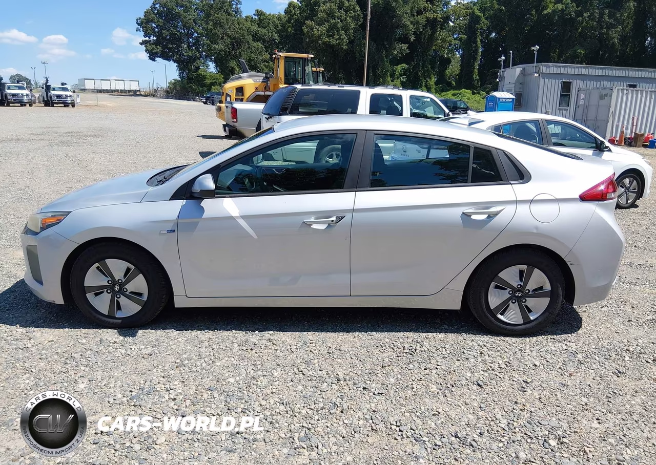 2018 Hyundai Ioniq Hybrid Blue VIN:KMHC65LC9JU075901 - 19