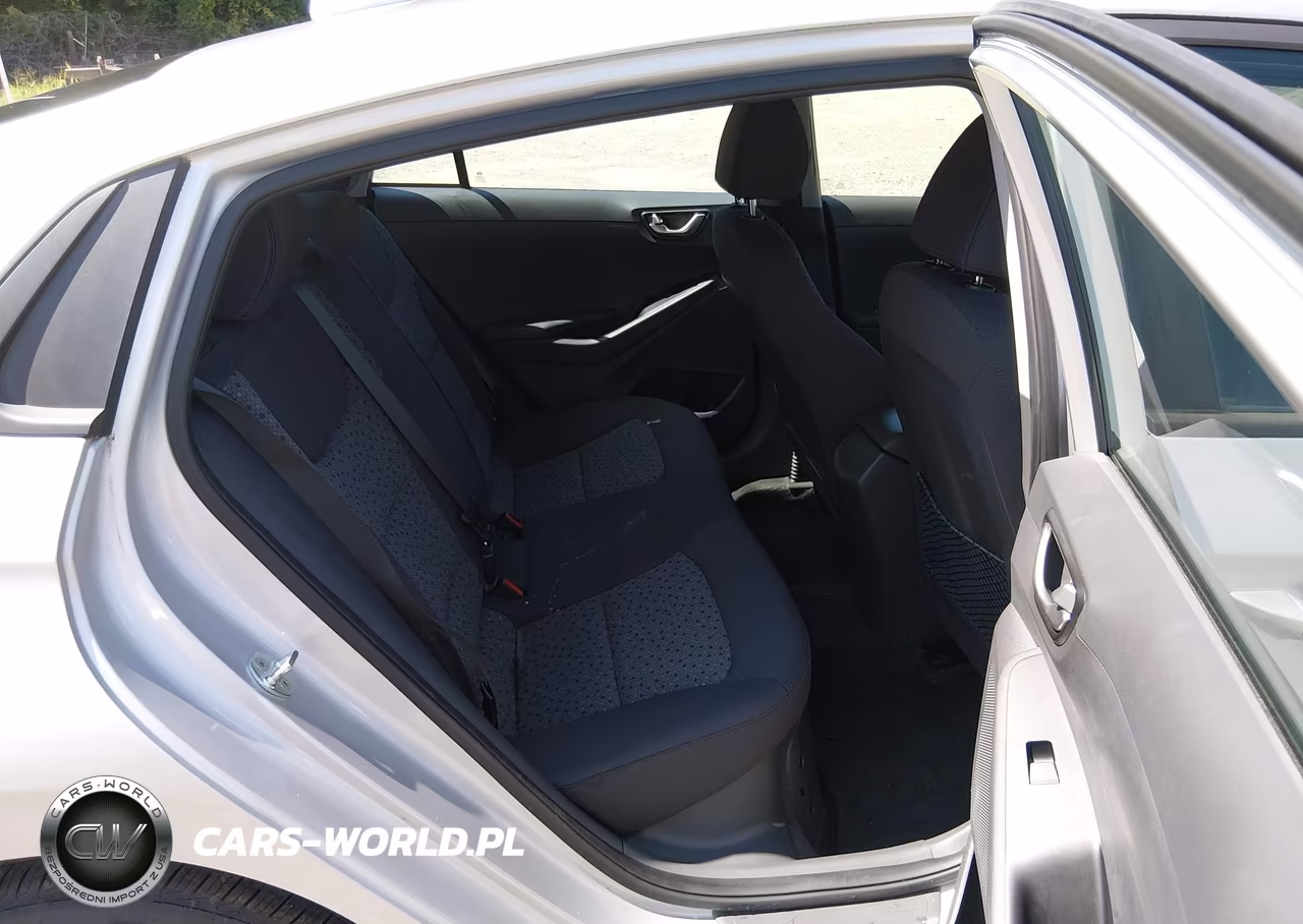 2018 Hyundai Ioniq Hybrid Blue VIN:KMHC65LC9JU075901 - 8
