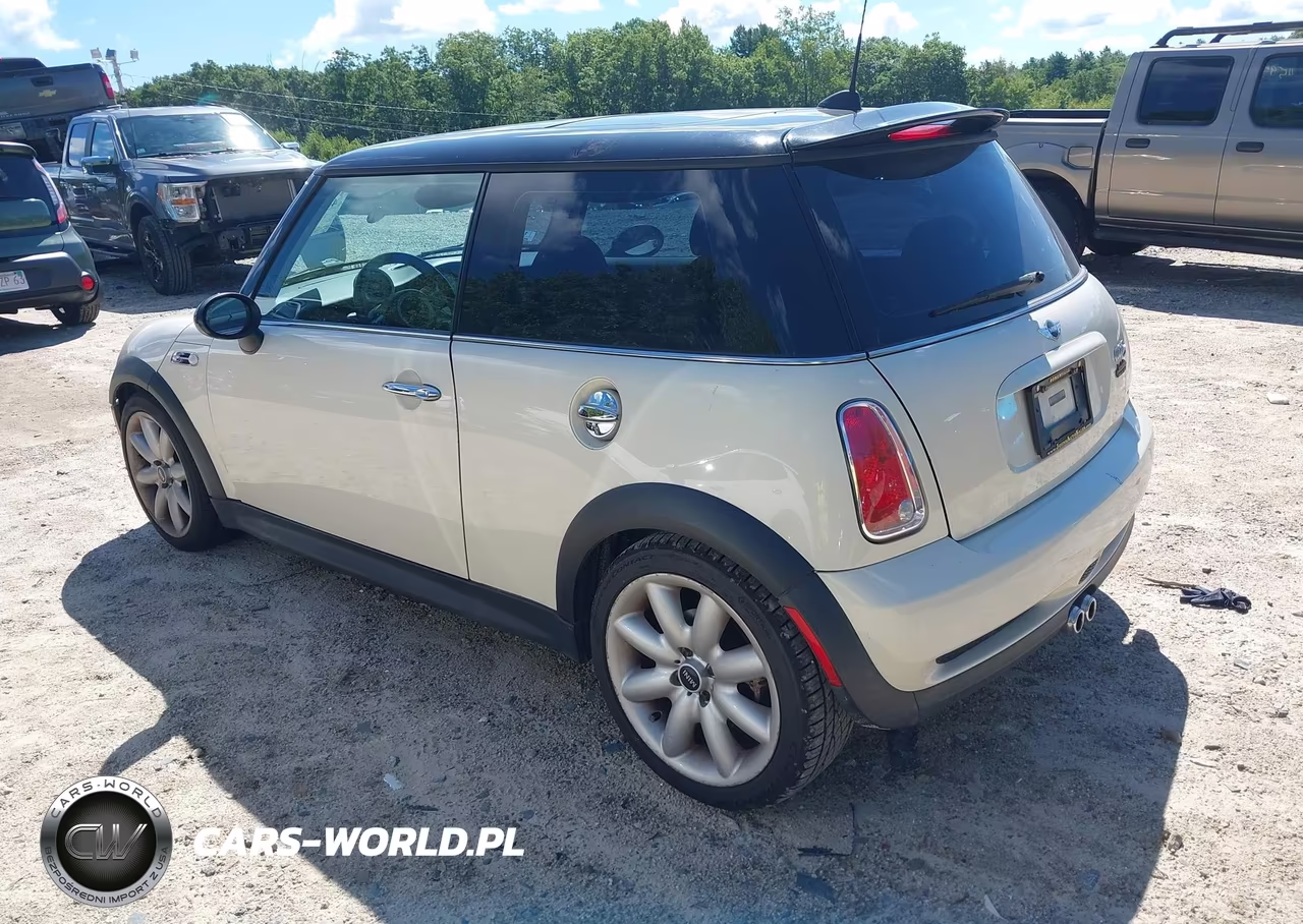 2006 Mini Cooper S VIN:WMWRE33596TJ35788 - 3