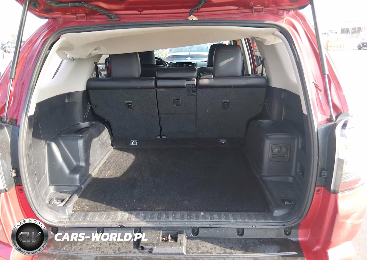 2021 Toyota 4Runner Venture Special Edition VIN:JTEHU5JR5M5967211 - 17