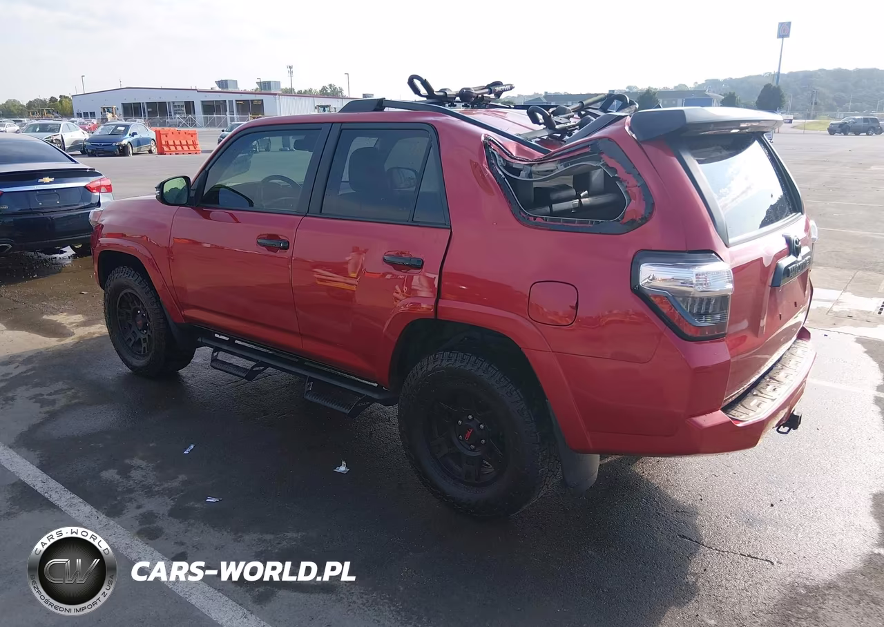 2021 Toyota 4Runner Venture Special Edition VIN:JTEHU5JR5M5967211 - 3
