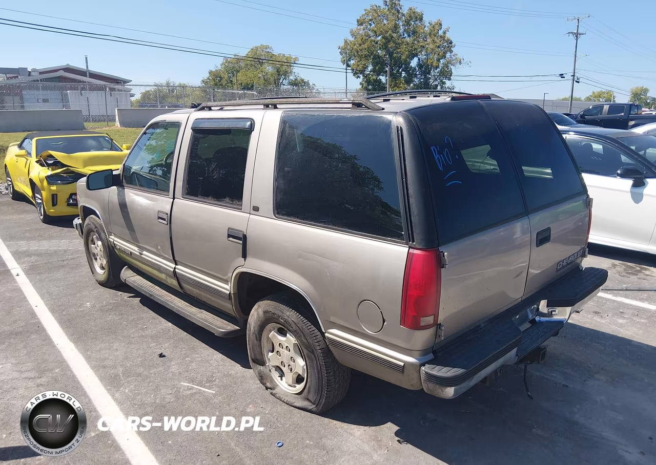 1999 Chevrolet Tahoe Ls VIN:1GNEK13R7XJ318127 - 3