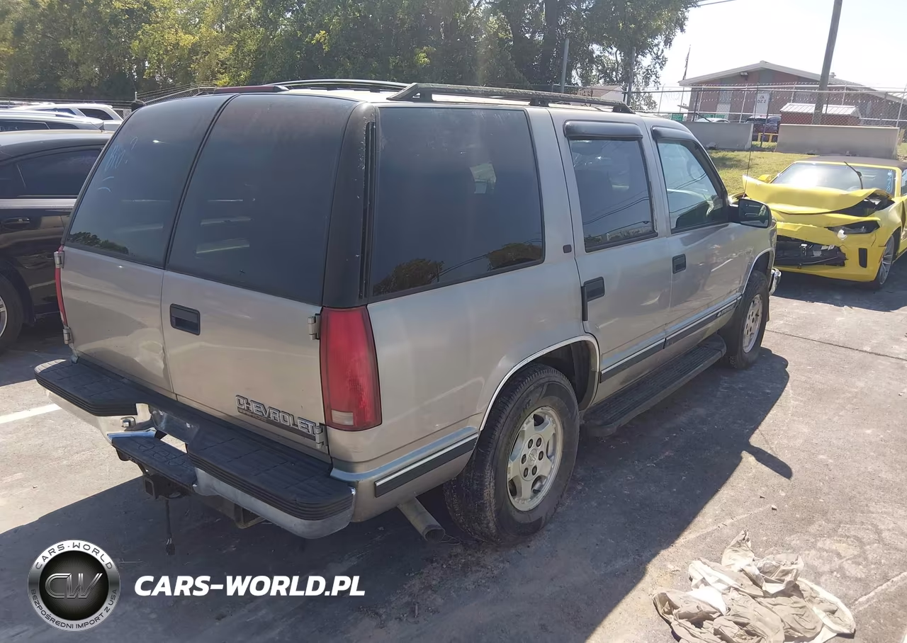 1999 Chevrolet Tahoe Ls VIN:1GNEK13R7XJ318127 - 4