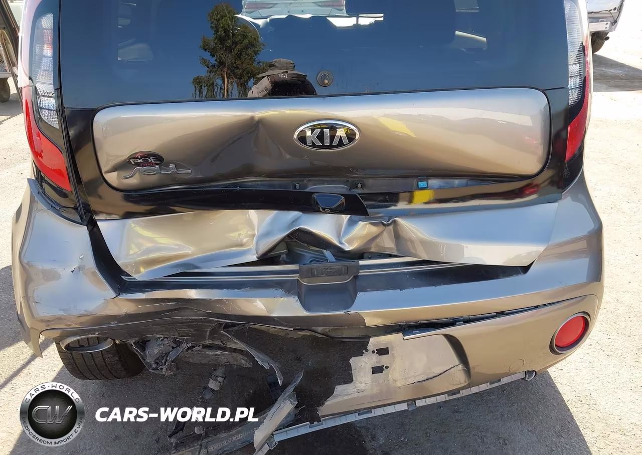 2018 Kia Soul + VIN:KNDJP3A50J7579558 - 6