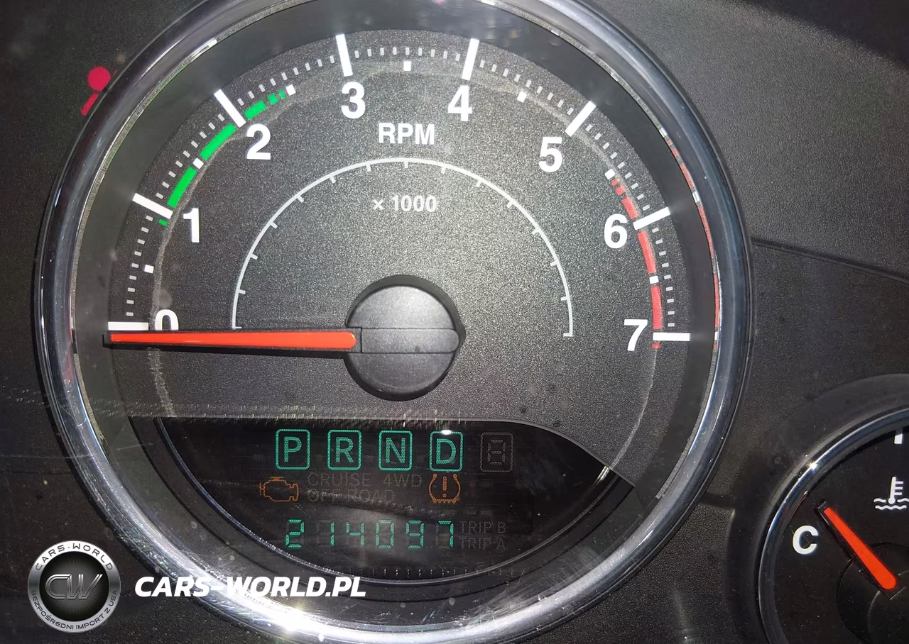 2011 Jeep Wrangler Unlimited Rubicon VIN:1J4BA6H16BL534413 - 15