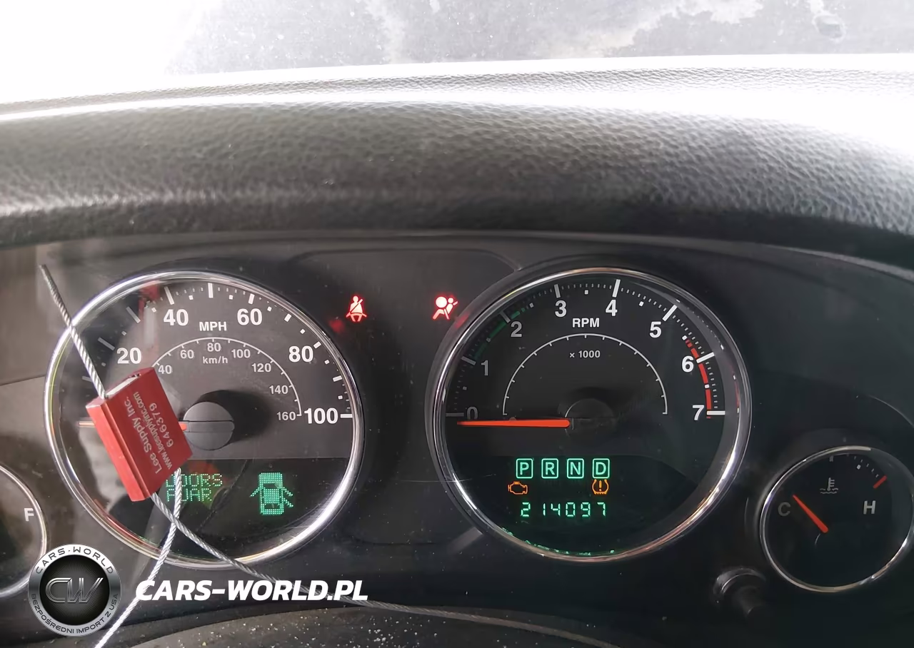 2011 Jeep Wrangler Unlimited Rubicon VIN:1J4BA6H16BL534413 - 7