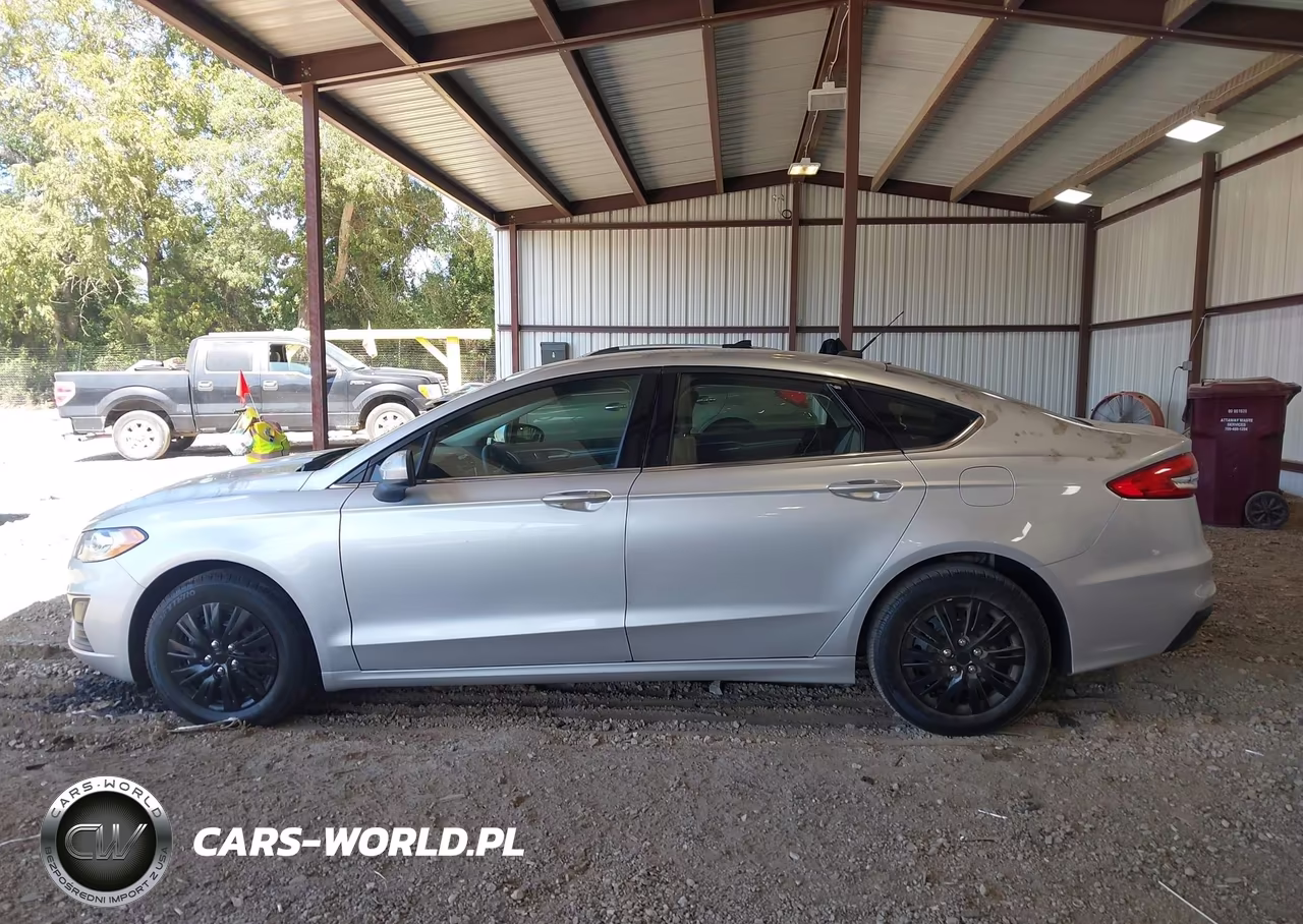 2019 Ford Fusion S VIN:3FA6P0G76KR101917 - 14