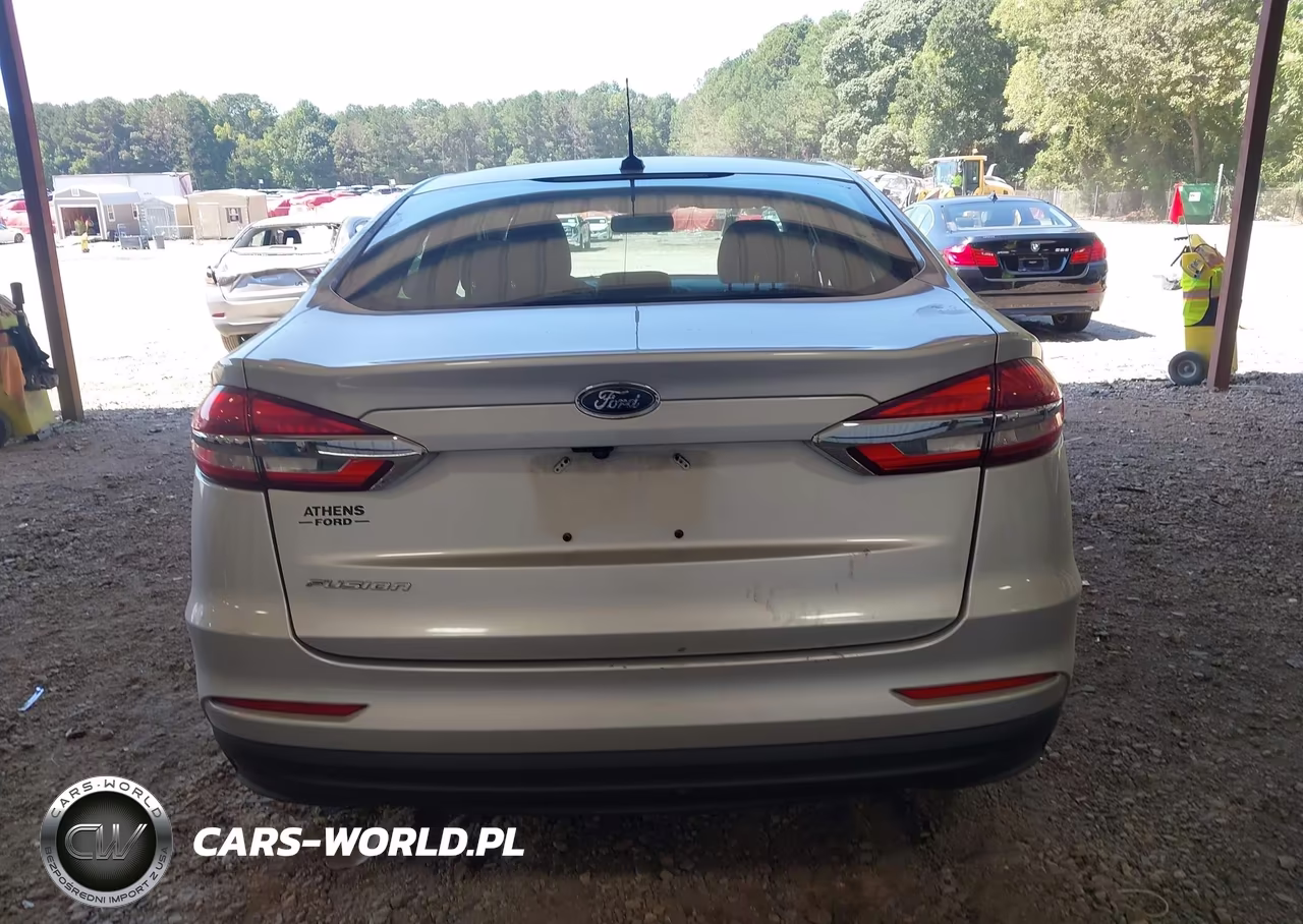 2019 Ford Fusion S VIN:3FA6P0G76KR101917 - 16