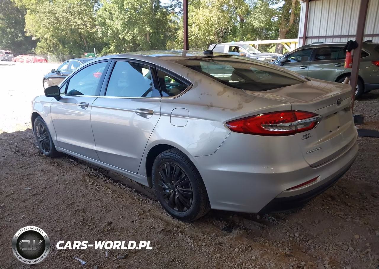 2019 Ford Fusion S VIN:3FA6P0G76KR101917 - 3