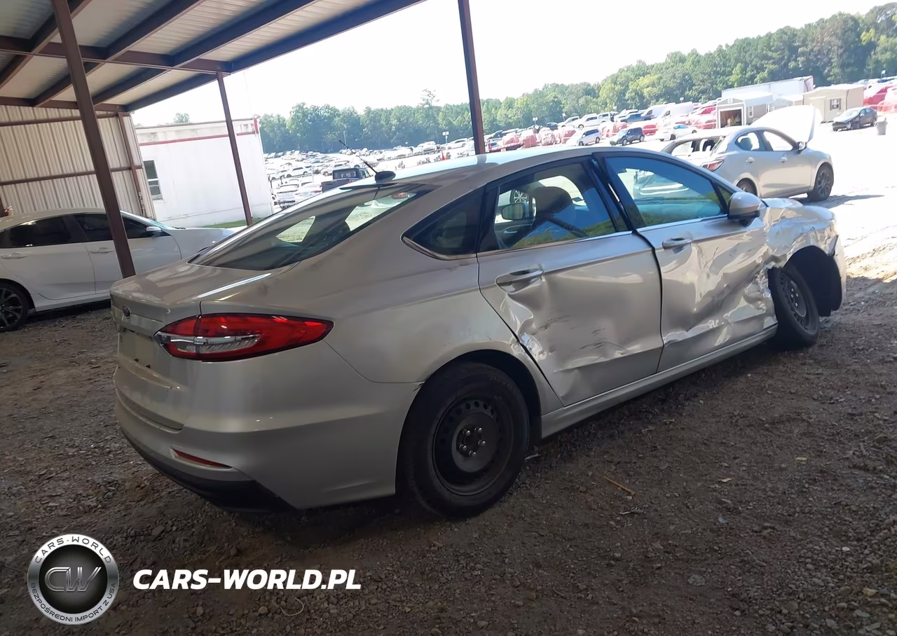 2019 Ford Fusion S VIN:3FA6P0G76KR101917 - 4