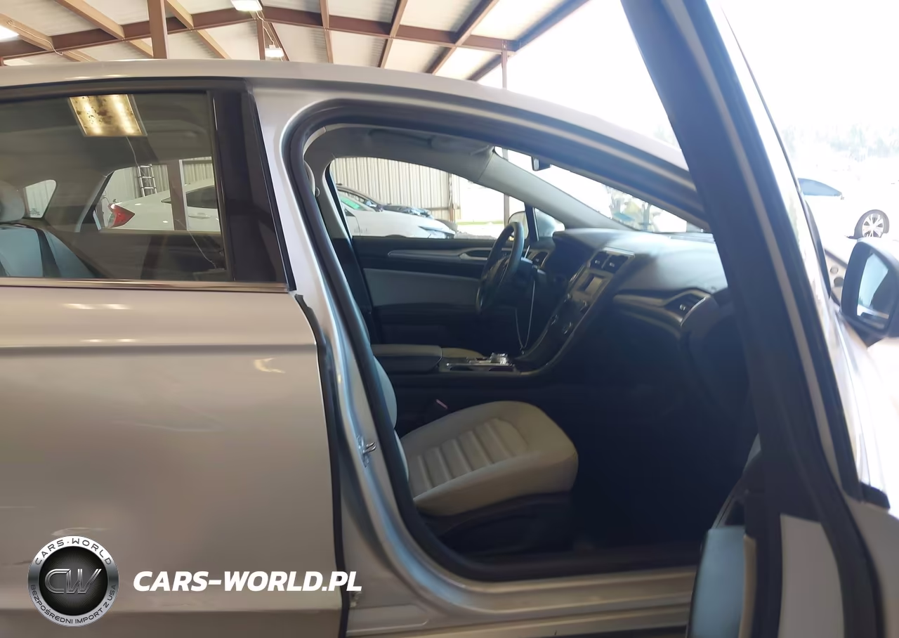 2019 Ford Fusion S VIN:3FA6P0G76KR101917 - 5