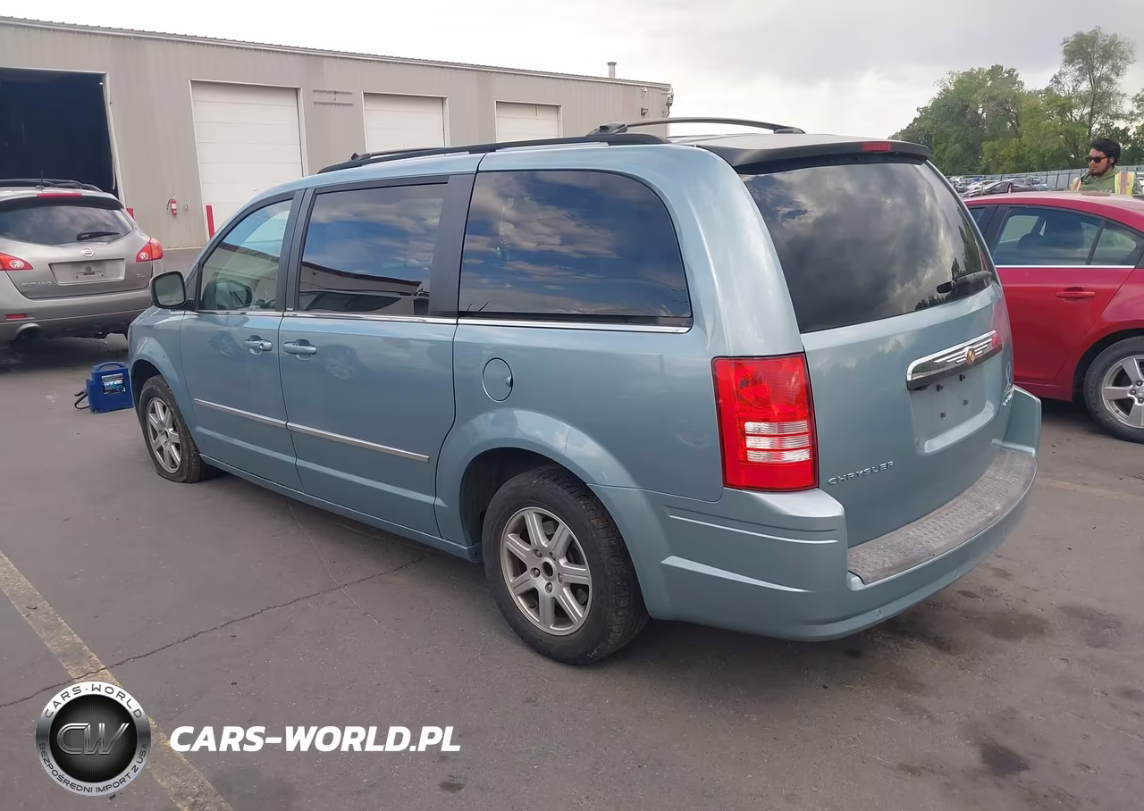 2010 Chrysler Town & Country Touring VIN:2A4RR5D14AR187970 - 3