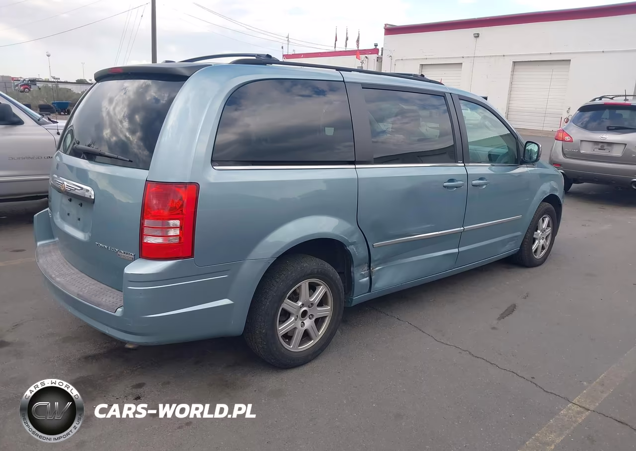 2010 Chrysler Town & Country Touring VIN:2A4RR5D14AR187970 - 4