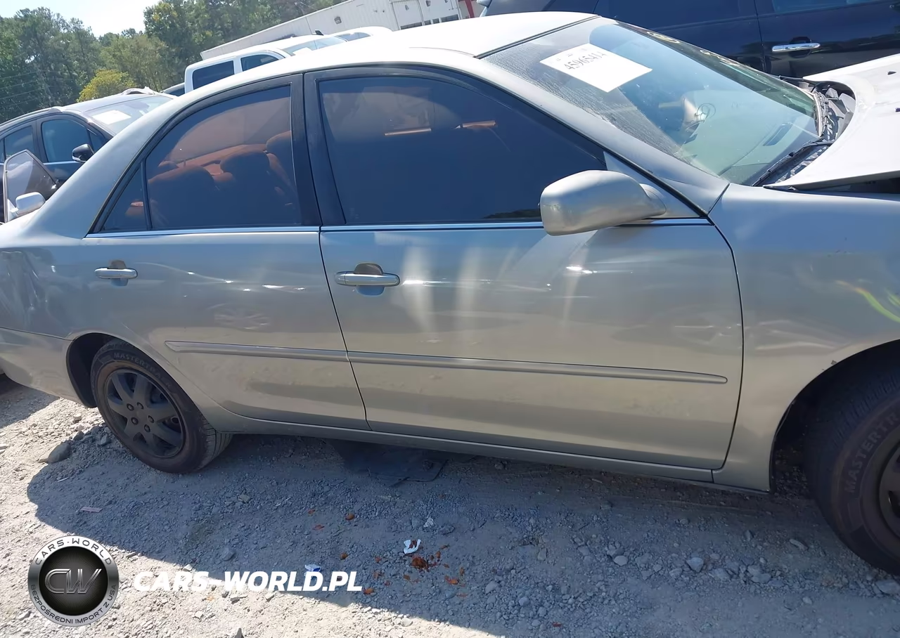 2005 Toyota Camry Le VIN:4T1BE32K15U523033 - 13