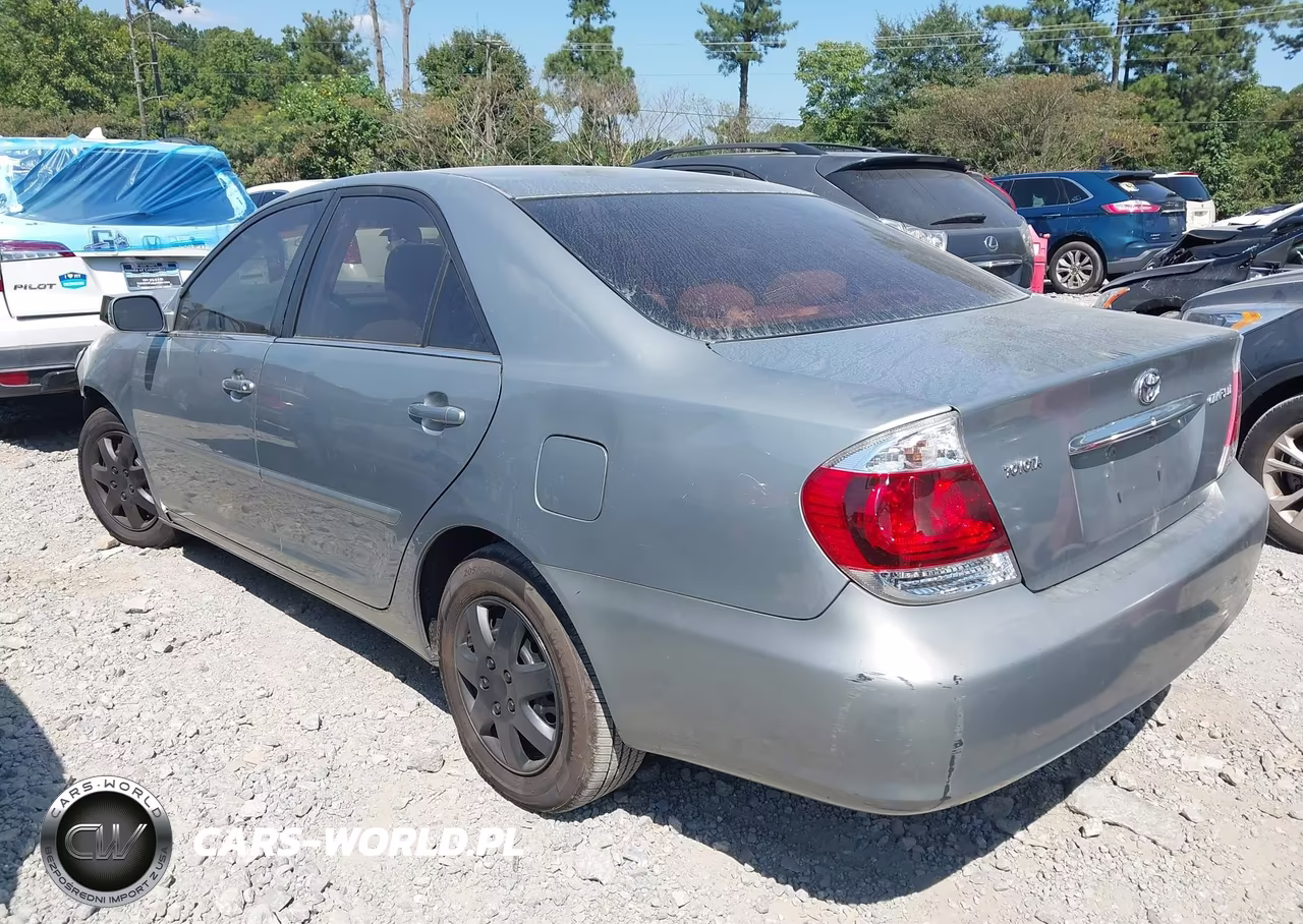 2005 Toyota Camry Le VIN:4T1BE32K15U523033 - 3