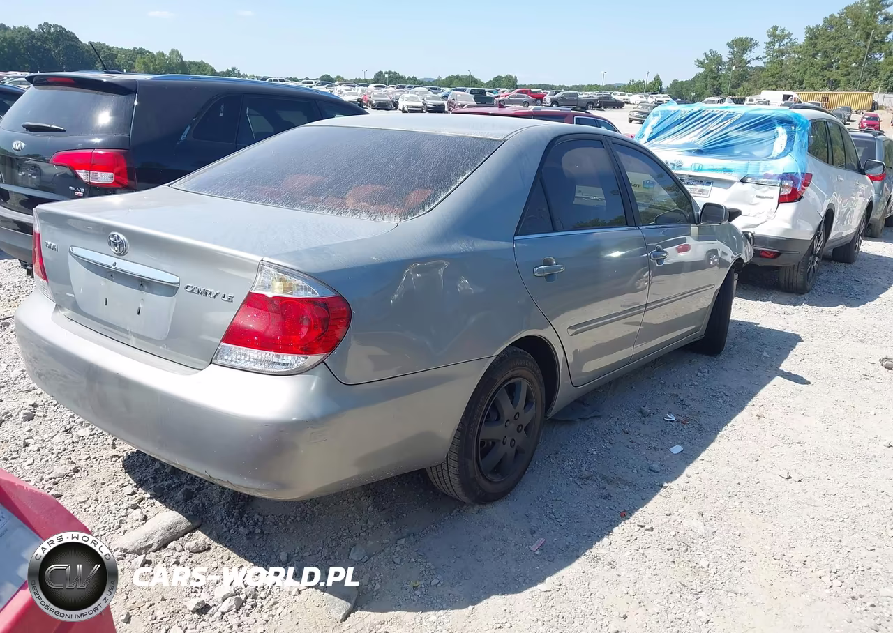 2005 Toyota Camry Le VIN:4T1BE32K15U523033 - 4