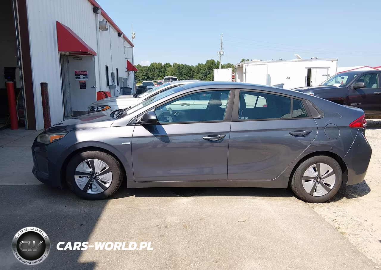 2018 Hyundai Ioniq Hybrid Blue VIN:KMHC65LC4JU099653 - 14