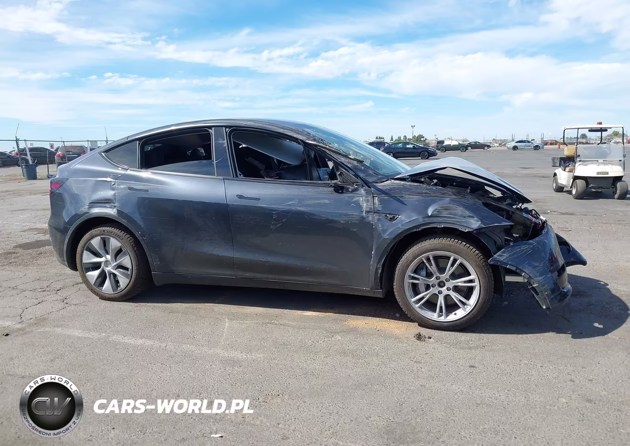 2024 Tesla Model Y Long Range Dual Motor All-Wheel Drive VIN:7SAYGDEE1RF064561 - 14