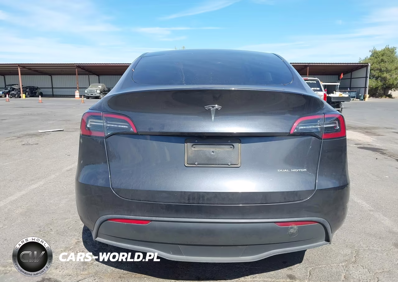 2024 Tesla Model Y Long Range Dual Motor All-Wheel Drive VIN:7SAYGDEE1RF064561 - 17