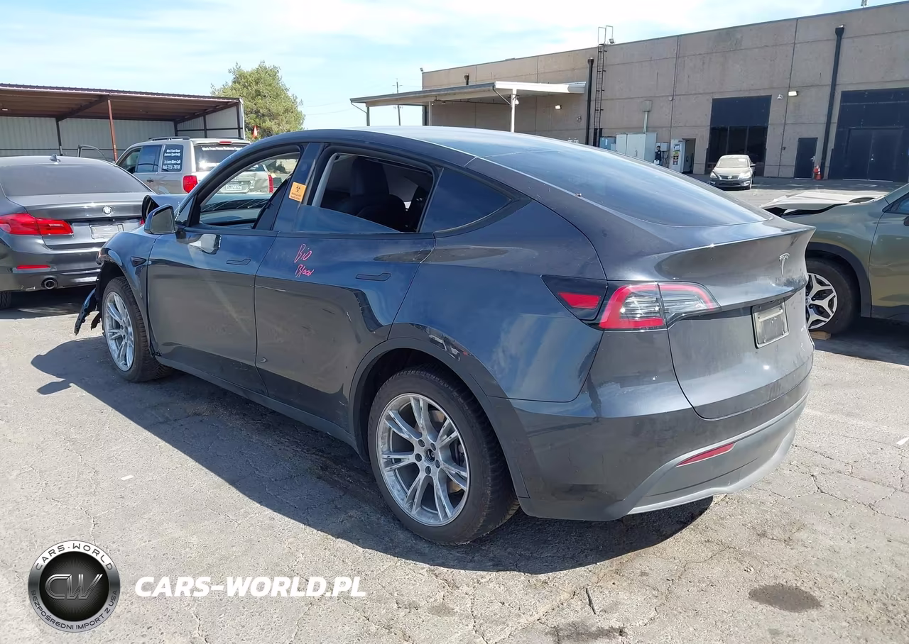 2024 Tesla Model Y Long Range Dual Motor All-Wheel Drive VIN:7SAYGDEE1RF064561 - 3