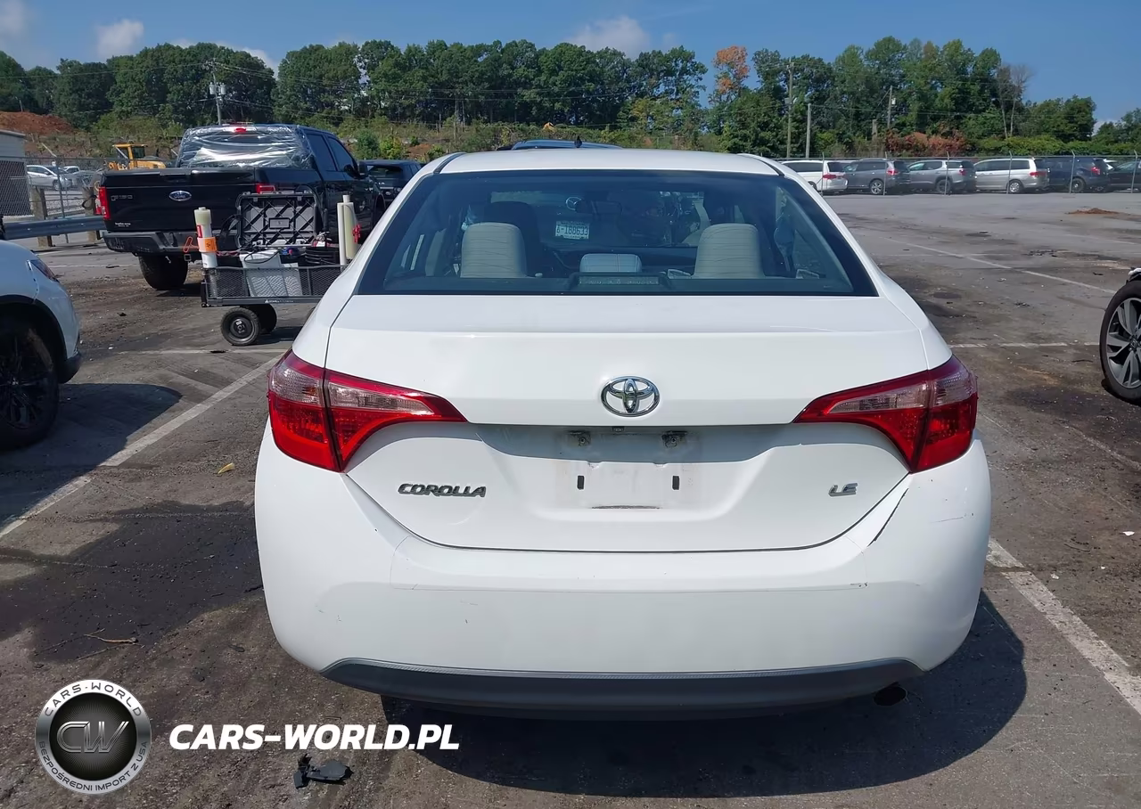 2018 Toyota Corolla Le VIN:5YFBURHEXJP829621 - 16