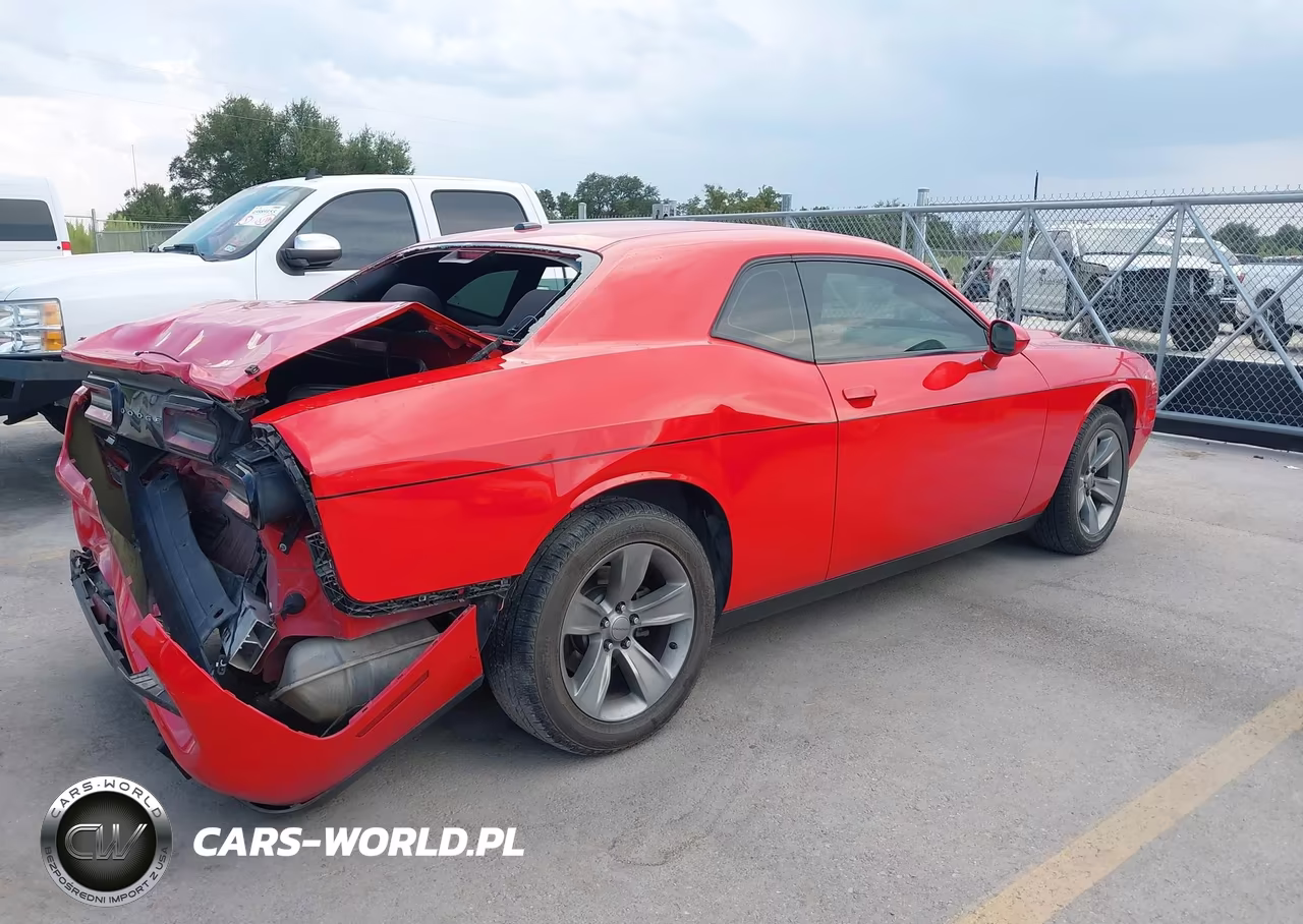 2019 Dodge Challenger Sxt VIN:2C3CDZAG4KH723290 - 4