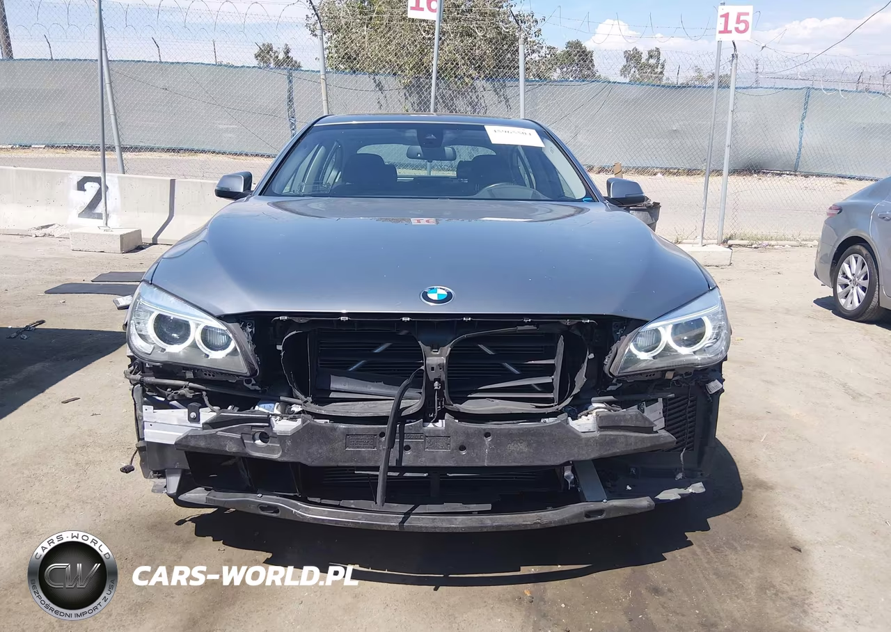 2015 BMW 740Li VIN:WBAYE4C51FD946903 - 13