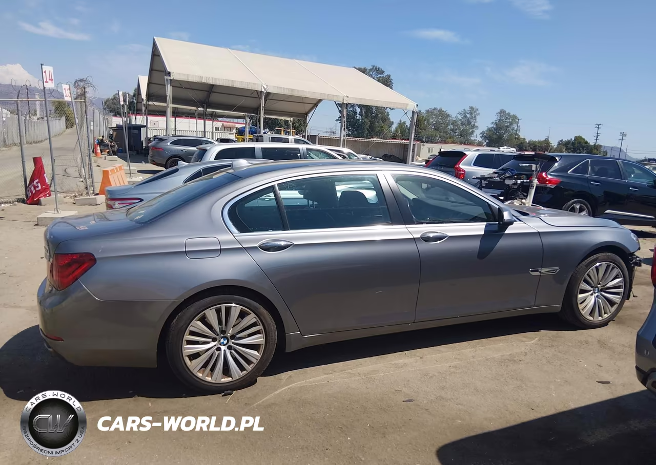 2015 BMW 740Li VIN:WBAYE4C51FD946903 - 14