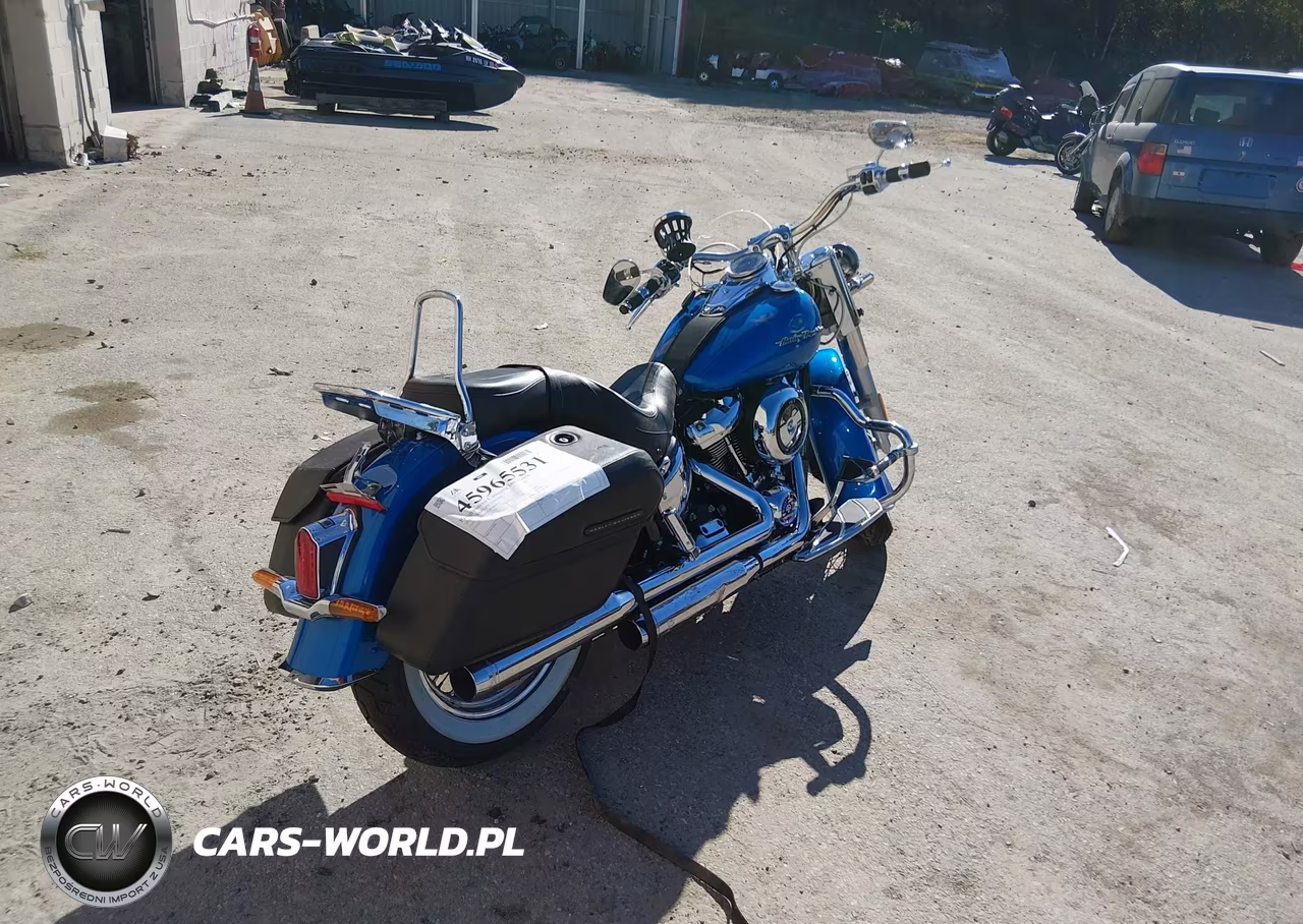 2018 Harley-Davidson Flde Deluxe VIN:1HD1YCJ13JC040917 - 4
