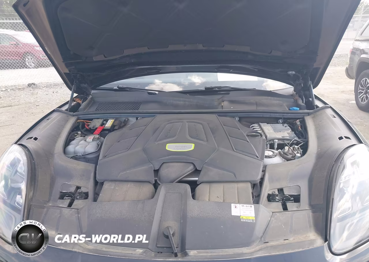 2022 Porsche Cayenne E-Hybrid Platinum Edition VIN:WP1AE2AY7NDA26065 - 10