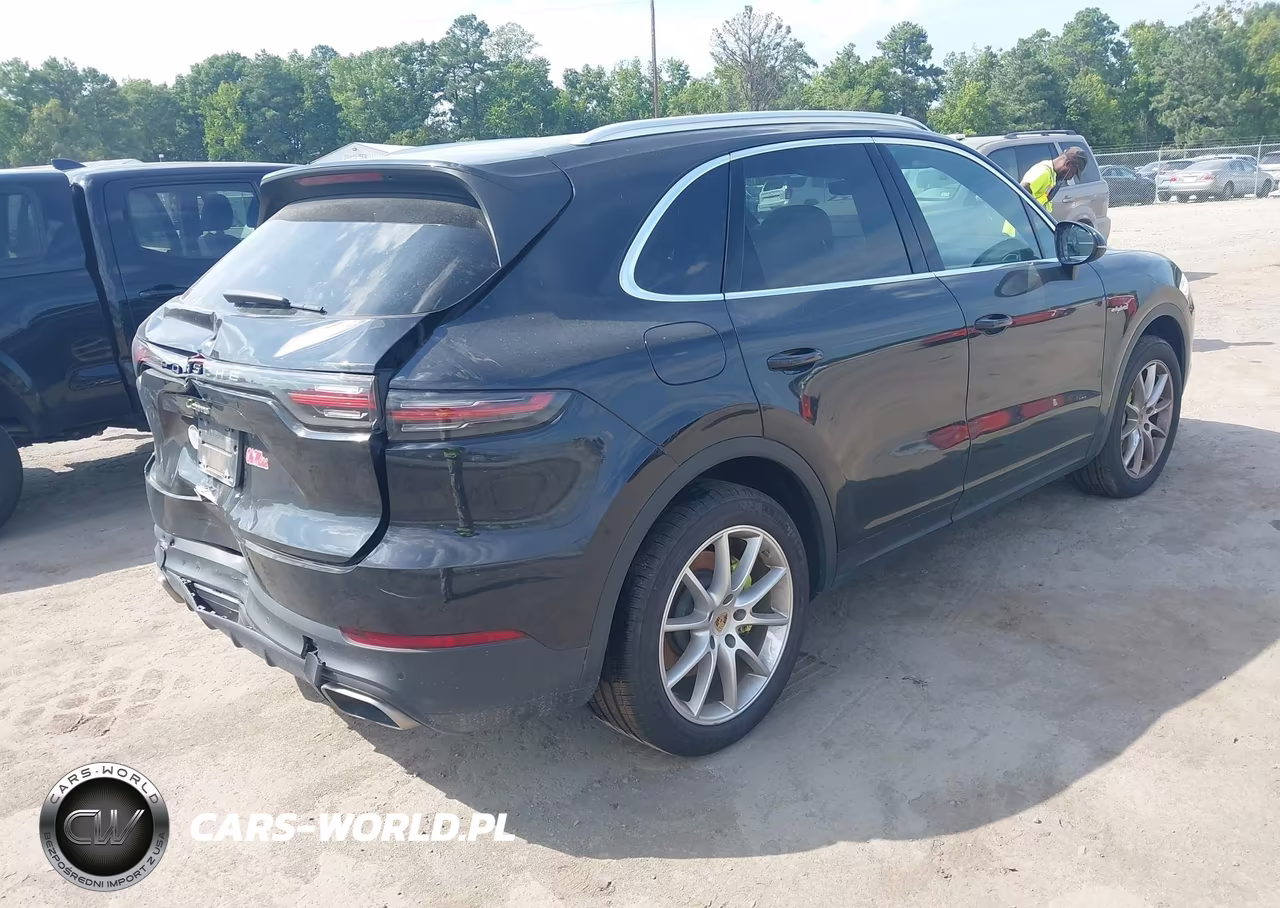 2022 Porsche Cayenne E-Hybrid Platinum Edition VIN:WP1AE2AY7NDA26065 - 4