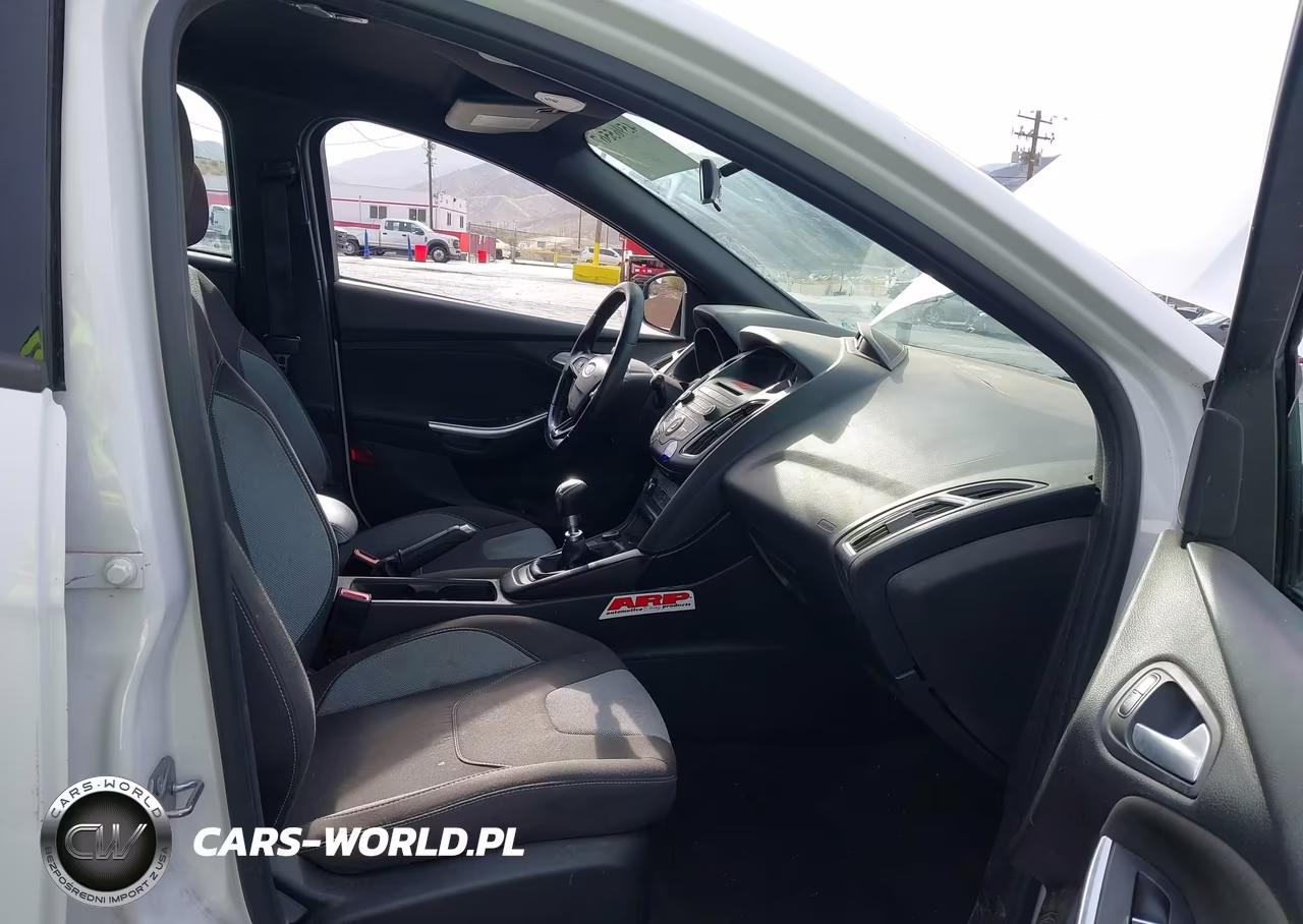 2017 Ford Focus St VIN:1FADP3L9XHL308558 - 5