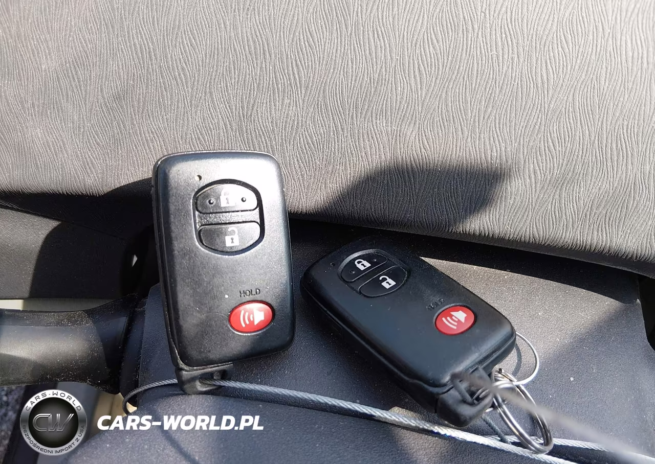 2010 Toyota Prius Iv VIN:JTDKN3DU3A0058131 - 11