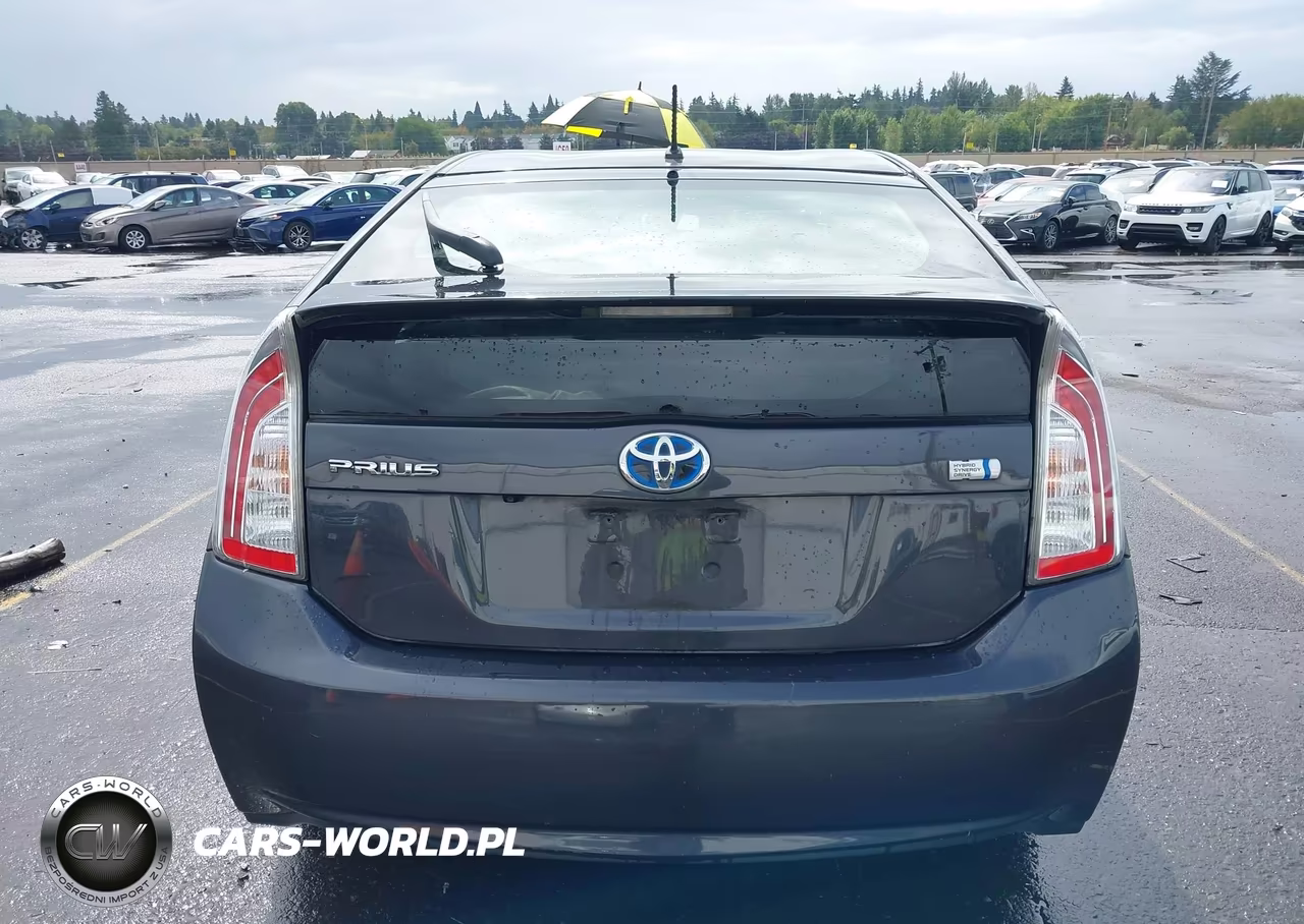 2015 Toyota Prius Two VIN:JTDKN3DU4F1922086 - 16