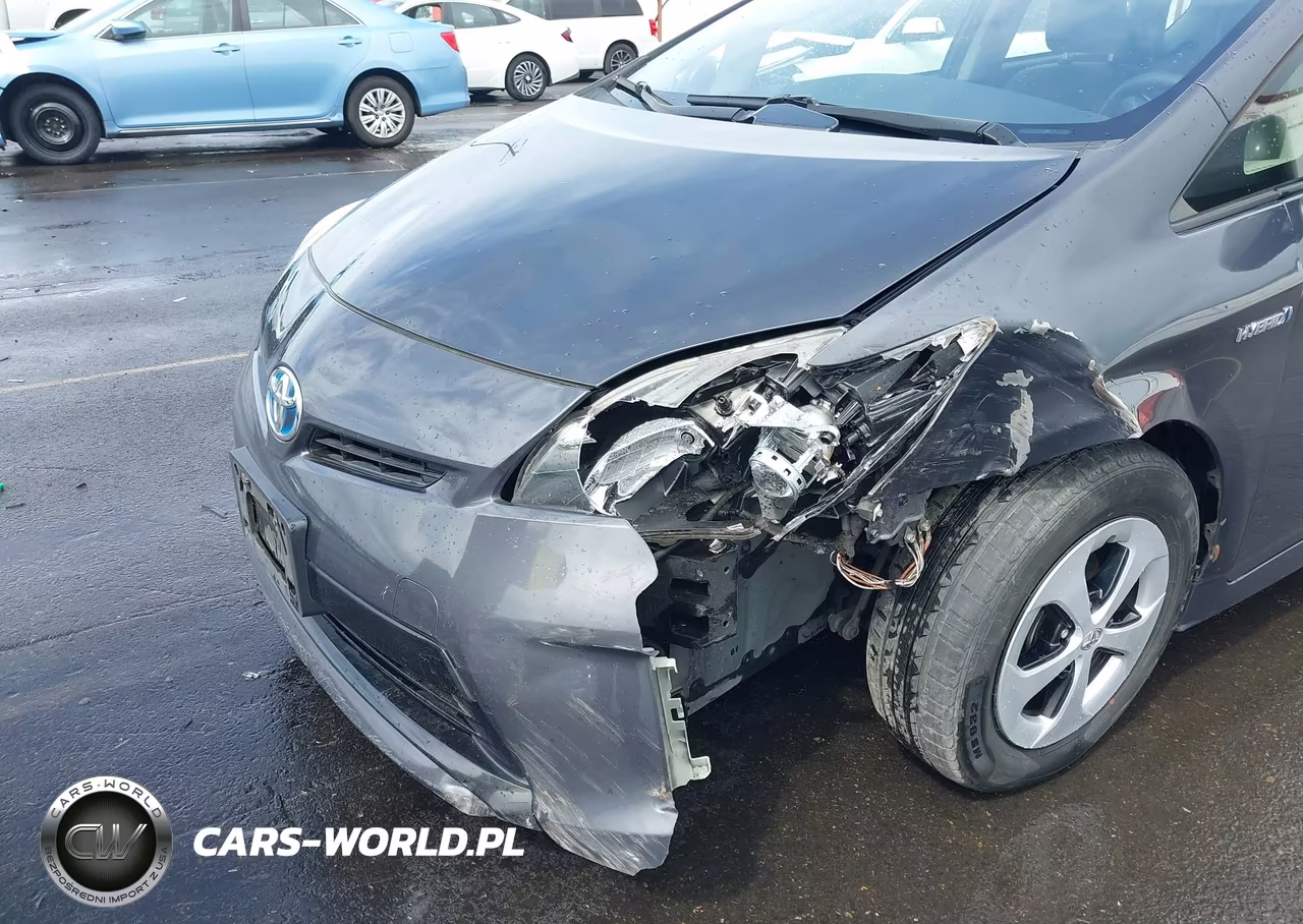 2015 Toyota Prius Two VIN:JTDKN3DU4F1922086 - 6