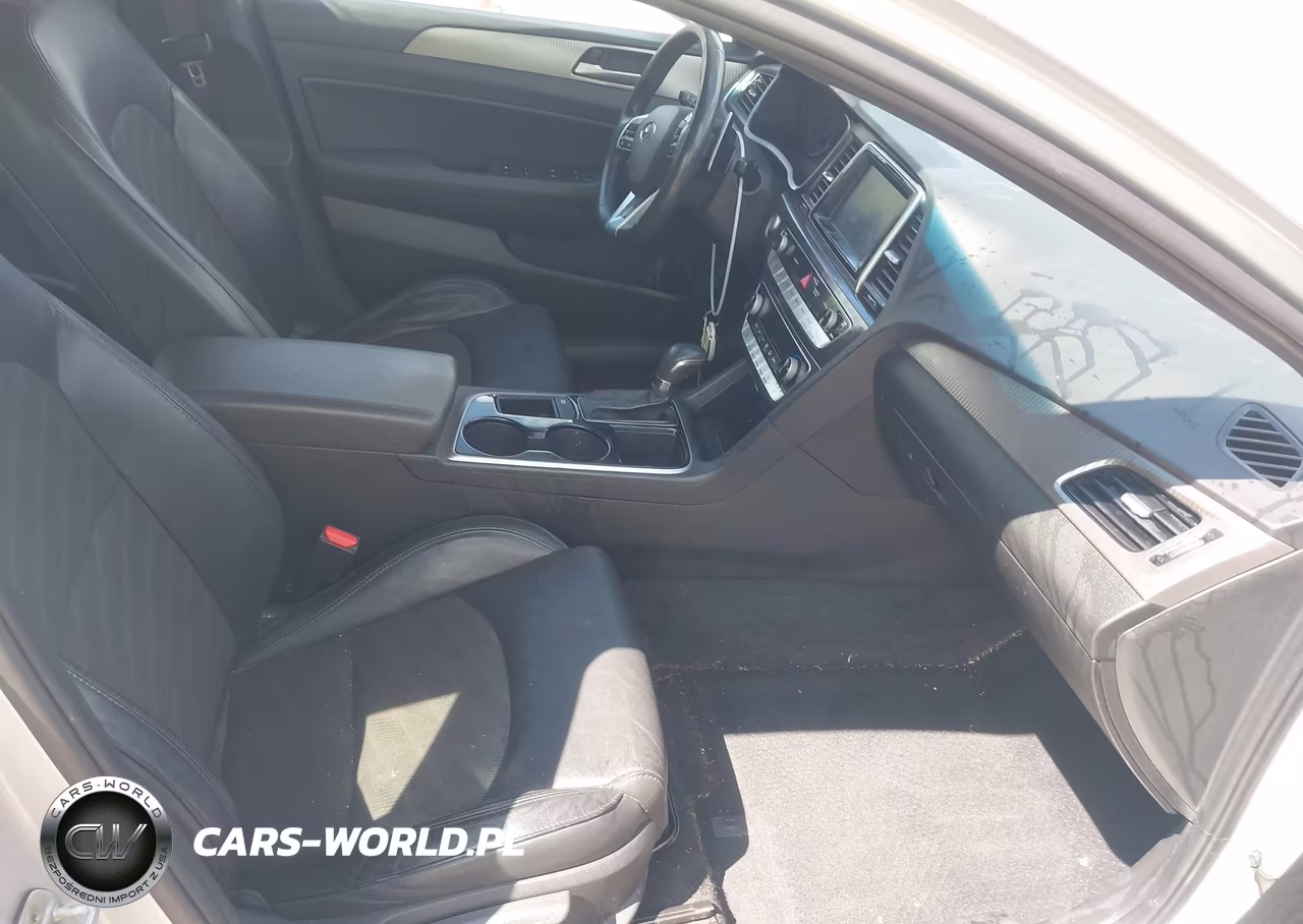 2019 Hyundai Sonata Sport VIN:5NPE34AF3KH806749 - 5