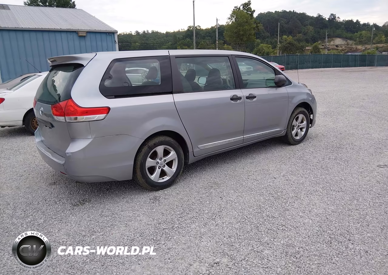 2011 Toyota Sienna VIN:5TDKA3DC9BS006715 - 4