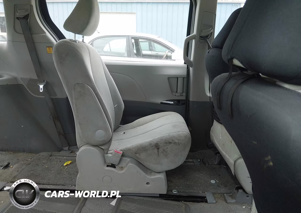 2011 Toyota Sienna VIN:5TDKA3DC9BS006715 - 8