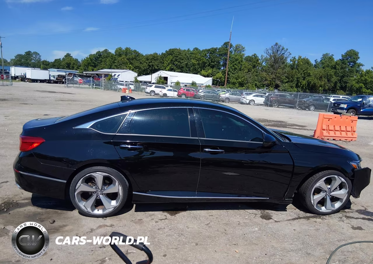 2018 Honda Accord Touring VIN:1HGCV1F94JA192871 - 13