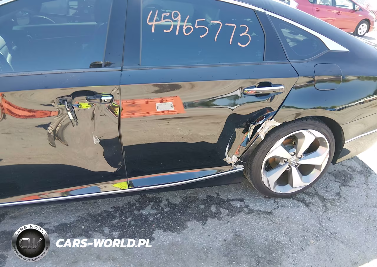 2018 Honda Accord Touring VIN:1HGCV1F94JA192871 - 6