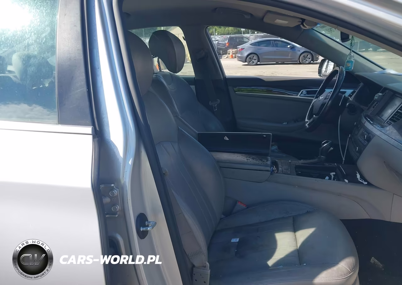 2016 Hyundai Genesis 3.8 VIN:KMHGN4JE8GU111623 - 5
