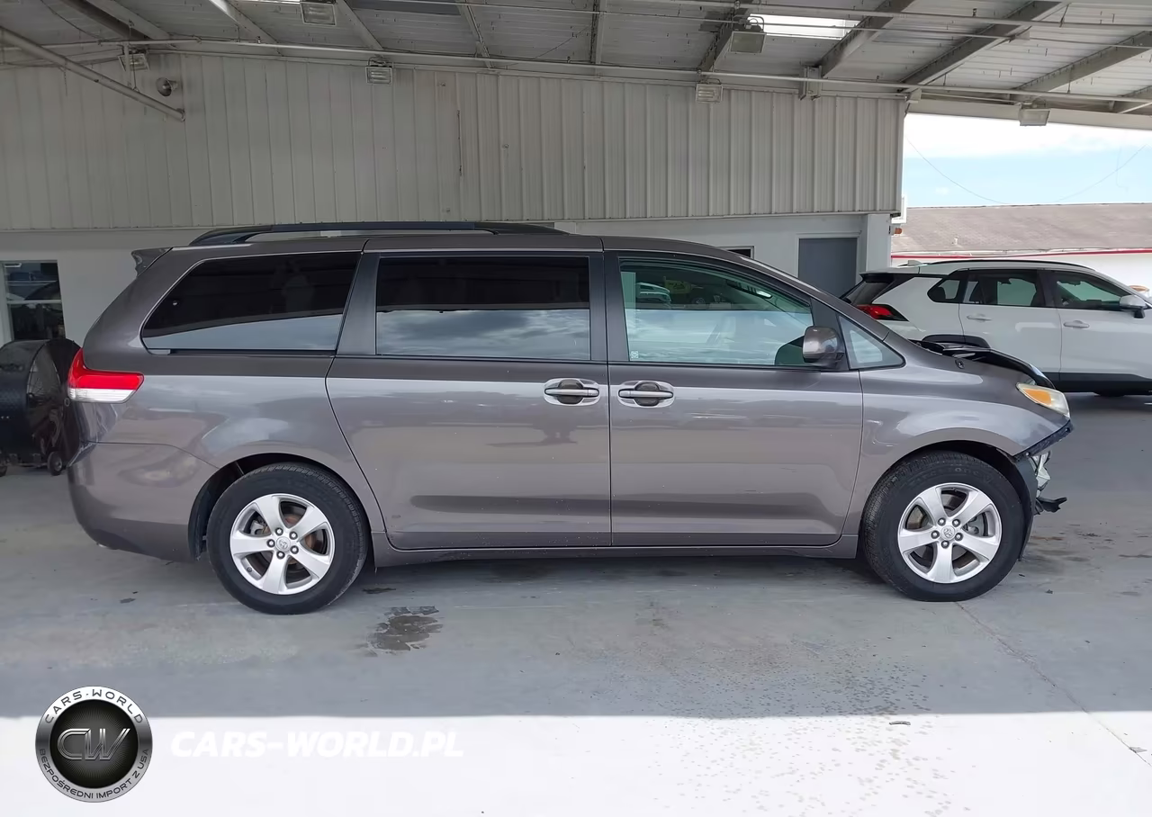 2013 Toyota Sienna Le V6 8 Passenger VIN:5TDKK3DC1DS383099 - 14