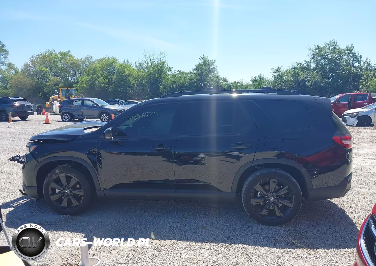 2025 Honda Pilot Black Edition VIN:5FNYG1H91SB146113 - 14