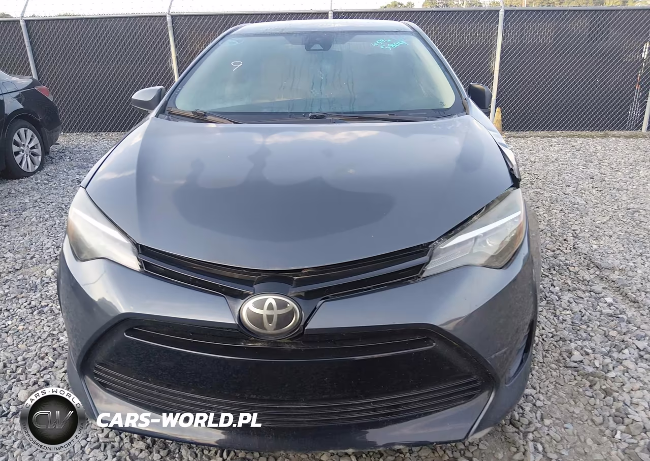 2018 Toyota Corolla Le VIN:5YFBURHE7JP822836 - 11