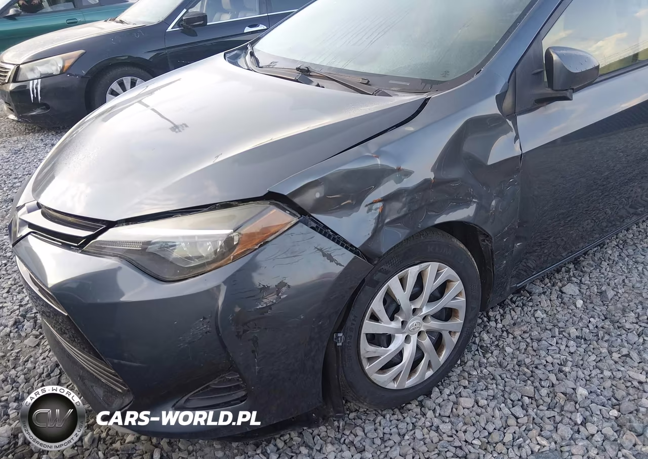 2018 Toyota Corolla Le VIN:5YFBURHE7JP822836 - 6