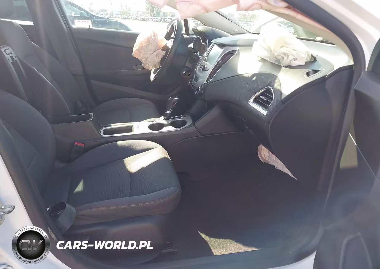2018 Chevrolet Cruze Ls Auto VIN:1G1BC5SM6J7220984 - 5