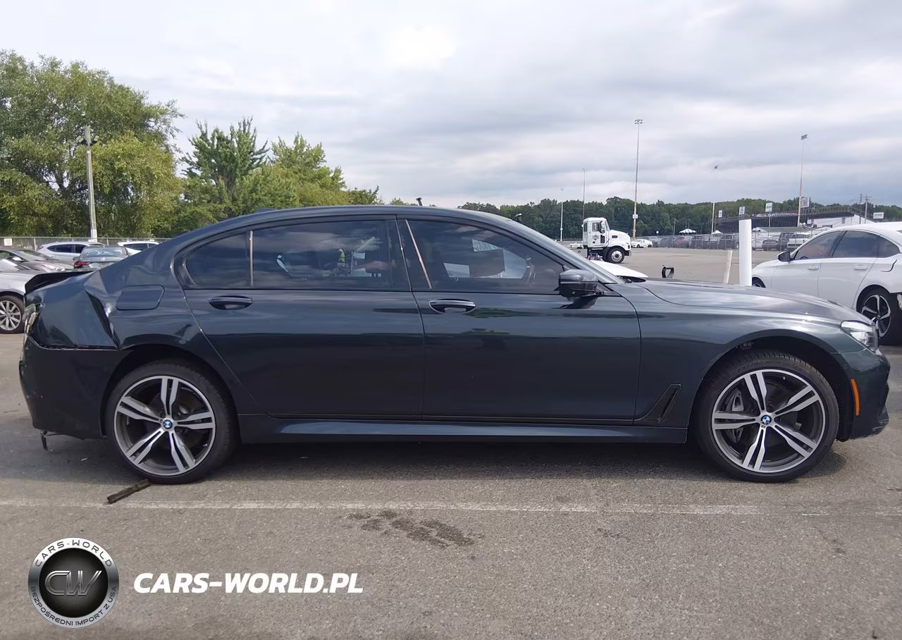 2017 BMW 740I VIN:WBA7E2C5XHG740433 - 13