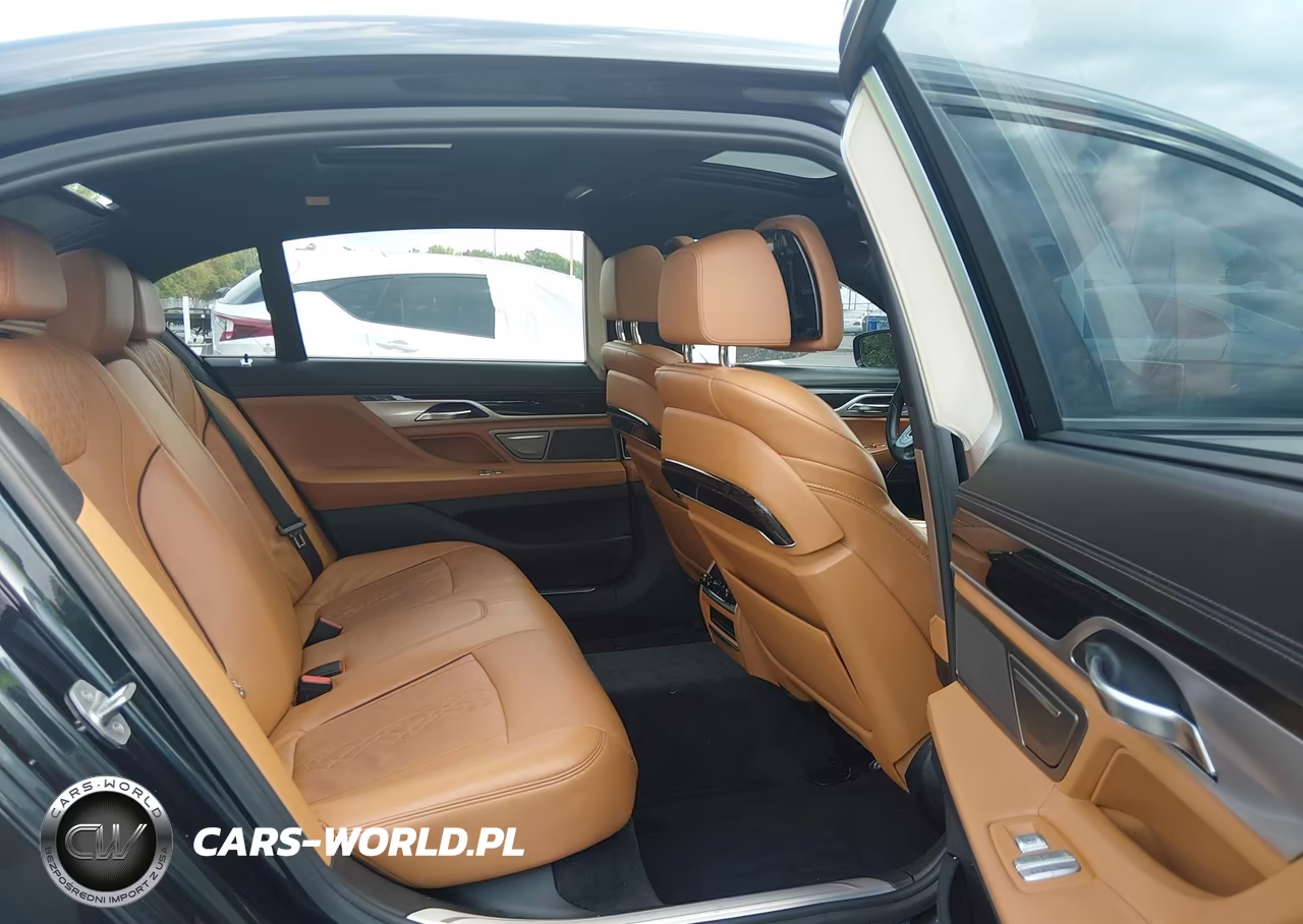 2017 BMW 740I VIN:WBA7E2C5XHG740433 - 8